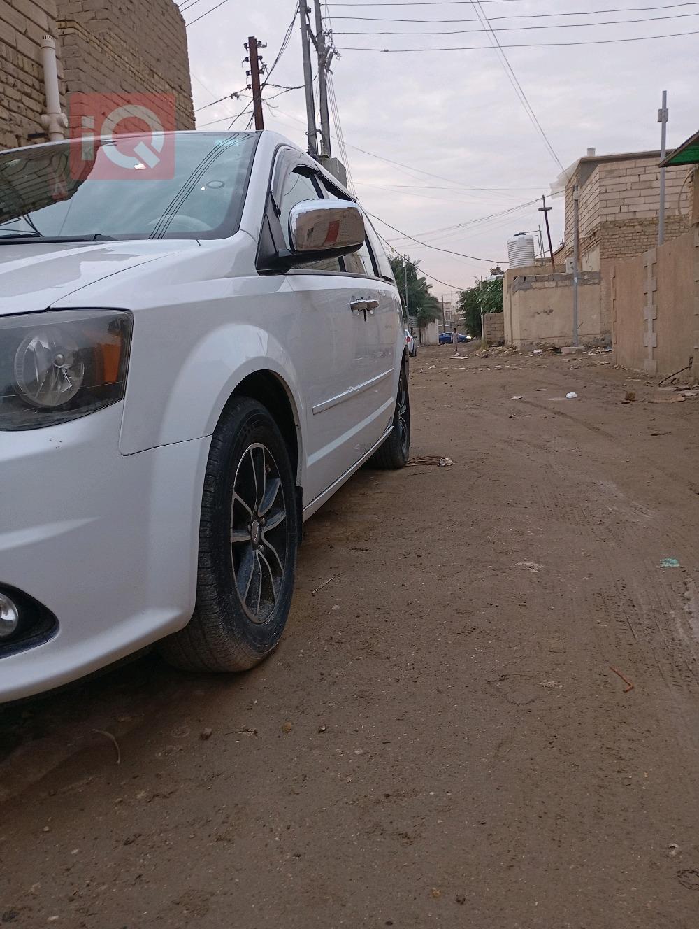 دودج جراند كارافان